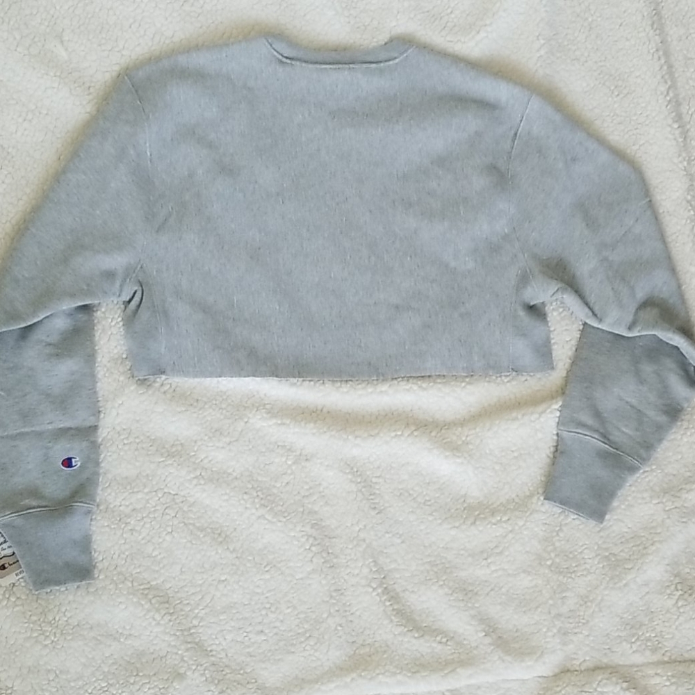*ONE LEFT*Champion Cropped Sweatshirt - Picture 7 of 8